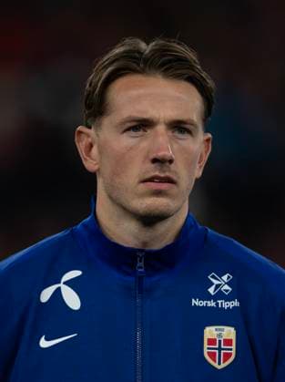 Norway v Estonia - FIFA World Cup, WM, Weltmeisterschaft, Fussball 2026 Qualifier OSLO, NORWAY - NOVEMBER 13: Sander Berge of Norway prior to the FIFA World Cup 2026 qualifier match between Norway and Estonia at Ullevaal Stadion on November 13, 2025 in Oslo, Norway. Oslo Norway Copyright: xVisionhausx 776294647