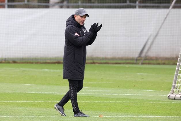 DEU, DFL, 2. FBL Hertha BSC, Training, 17.11.2025, Sportforum, Berlin, DEU, DFL, 2. FBL Hertha BSC, Training, im Bild Cheftrainer Stefan Leitl (Hertha BSC Berlin) DFL - regulations prohibit any use of Photographs as image sequences and or quasi-video