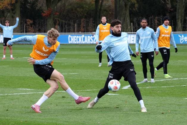 DEU, DFL, 2. FBL Hertha BSC, Training, 17.11.2025, Sportforum, Berlin, DEU, DFL, 2. FBL Hertha BSC, Training, im Bild Luca Schuler (Hertha BSC Berlin 18), Agust’n Rogel (Hertha BSC Berlin 3) DFL - regulations prohibit any use of Photographs as image sequences and or quasi-video