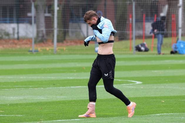 DEU, DFL, 2. FBL Hertha BSC, Training, 17.11.2025, Sportforum, Berlin, DEU, DFL, 2. FBL Hertha BSC, Training, im Bild Michael Cuisance (Hertha BSC Berlin 10), verletzt DFL - regulations prohibit any use of Photographs as image sequences and or quasi-video