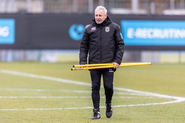 Fussball, Saison 2025 2026, 3. Liga, Trainingsplatz am Donaustadion, Öffentliches Training SSV Ulm 1846 Fußball, 17.11.2025 17.11.2025, Fussball, Saison 2025 2026, 3. Liga, Trainingsplatz am Donaustadion, Öffentliches Training SSV Ulm 1846 Fußball, erste Einheit vom neuen Cheftrainer Pavel Dotchev (SSV Ulm 1846 Fußball) Foto: Lucca Fundel Ulm Trainingsplatz am Donaustadion Baden-Württemberg Deutschland
