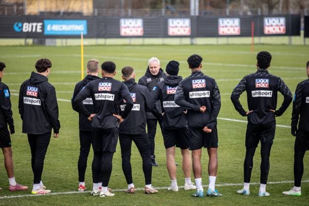 Fussball, Saison 2025 2026, 3. Liga, Trainingsplatz am Donaustadion, Öffentliches Training SSV Ulm 1846 Fußball, 17.11.2025 17.11.2025, Fussball, Saison 2025 2026, 3. Liga, Trainingsplatz am Donaustadion, Öffentliches Training SSV Ulm 1846 Fußball, erste Einheit vom neuen Cheftrainer Pavel Dotchev (SSV Ulm 1846 Fußball) Foto: Lucca Fundel Ulm Trainingsplatz am Donaustadion Baden-Württemberg Deutschland