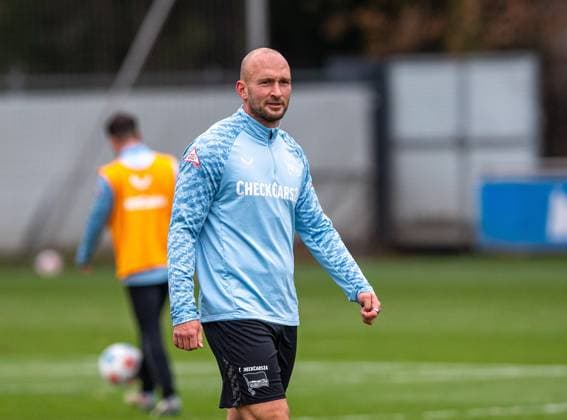 Fussball, Herren, Saison 2025 26, 2. Bundesliga, Hertha BSC, Training, Toni Leistner (Hertha BSC), 17.11. 2025,