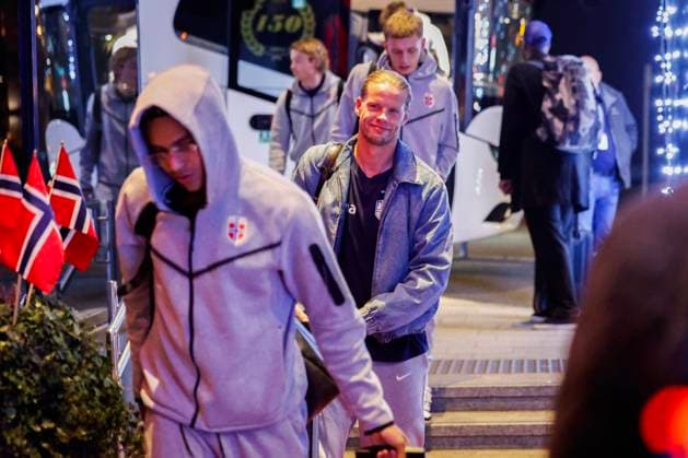 Folk festival after World Cup qualification Oslo 20251117 The Norwegian men s national football team arrives at the hotel at Storo The men s national team awaits a public celebration at Radhusplassen after the victory in the World Cup qualifying match in football between Norway and Italy at San Siro Photo Jonas Been Henriksen NTB Oslo Norway EDITORIAL USE ONLY RESTRICTED USE FOR BETTING COMPANIES  Copyright: xJonasxBeenxHenriksenx xNTBx