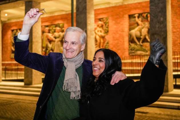 Folk festival after World Cup qualification Oslo 20251117 Prime Minister Jonas Gahr Store and Minister of Culture and Equality Lubna Jaffery arrive at Oslo City Hall The men s national team awaits a public celebration at Radhusplassen after the victory in the World Cup qualifying match in football between Norway and Italy at San Siro Photo Terje Bendiksby NTB Oslo Norway EDITORIAL USE ONLY RESTRICTED USE FOR BETTING COMPANIES  Copyright: xTerjexBendiksbyx xNTBx