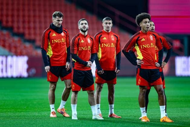 Belgium s Thomas Meunier, Belgium s Nicolas Raskin, Belgium s Timothy Castagne and Belgium s Axel Witsel pictured during a training session of the Red Devils, the Belgian national soccer team, in Liege on Monday 17 November 2025. The team is preparing for its last World Cup 2026 qualification match against Liechtenstein tomorrow. BRUNOxFAHY  x142231983x