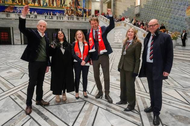 Folk festival after World Cup qualification Oslo 20251117 Prime Minister Jonas Gahr Store left , Minister of Culture and Equality Lubna Jaffery, Anita Leirvik North, City Councillor Eirik Lae Solberg, Mayor of Oslo Anne Lindboe and Karl Petter Loken arrive at the City Hall The men s national team awaits a public celebration at the City Hall Square after the victory in the World Cup qualifying match in football between Norway and Italy at San Siro Photo Terje Pedersen NTB Oslo Norway EDITORIAL USE ONLY RESTRICTED USE FOR BETTING COMPANIES  Copyright: xTerjexPedersenx xNTBx
