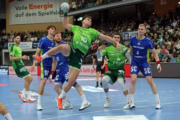 17.11.2025, xovx, Handball Daikin Handball Bundesliga, HSG Wetzlar - VfL Gummersbach v.l. Stefan Cavor (HSG Wetzlar), Miro Schluroff (VfL Gummersbach), Tom Kiesler (VfL Gummersbach), Josip Simic (HSG Wetzlar), Filip Vistorop (HSG Wetzlar), Ellidi Vidarsson (VfL Gummersbach) Wetzlar Buderus-Arena Hessen Deutschland (DE)