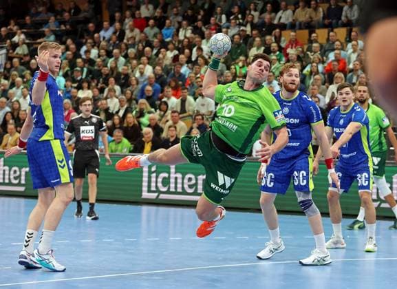 17.11.2025, xovx, Handball Daikin Handball Bundesliga, HSG Wetzlar - VfL Gummersbach v.l. Ellidi Vidarsson (VfL Gummersbach), Josip Simic (HSG Wetzlar), Tom Kiesler (VfL Gummersbach) Wetzlar Buderus-Arena Hessen Deutschland (DE)