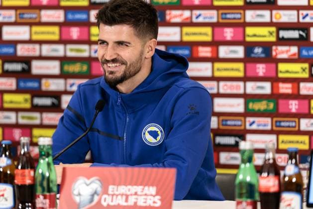 SOCCER - FIFA WC quali, AUT vs BIH VIENNA,AUSTRIA,17.NOV.25 - FIFA World Cup, WM, Weltmeisterschaft, Fussball 2026, European Qualifiers, group stage, OEFB international match, Länderspiel, Nationalmannschaft Austria vs Bosnia and Herzegovina, preview, press conference, PK, Pressekonferenz BIH. Image shows Nikola Vasilj (BIH). GEPAxpictures xArminxRauthner