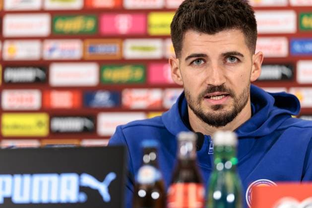 SOCCER - FIFA WC quali, AUT vs BIH VIENNA,AUSTRIA,17.NOV.25 - FIFA World Cup, WM, Weltmeisterschaft, Fussball 2026, European Qualifiers, group stage, OEFB international match, Länderspiel, Nationalmannschaft Austria vs Bosnia and Herzegovina, preview, press conference, PK, Pressekonferenz BIH. Image shows Nikola Vasilj (BIH). GEPAxpictures xArminxRauthner