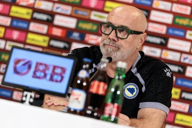 SOCCER - FIFA WC quali, AUT vs BIH VIENNA,AUSTRIA,17.NOV.25 - FIFA World Cup, WM, Weltmeisterschaft, Fussball 2026, European Qualifiers, group stage, OEFB international match, Länderspiel, Nationalmannschaft Austria vs Bosnia and Herzegovina, preview, press conference, PK, Pressekonferenz BIH. Image shows head coach Sergej Barbarez (BIH). GEPAxpictures xArminxRauthner