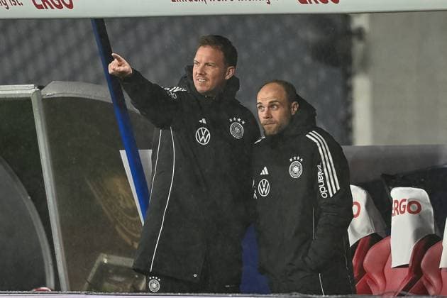 17.11.2025, Fussball: Laenderspiel, WM Qualifikation, Gruppe A, Saison 2025 2026, Deutschland - Slowakei in der Red Bull Arena in Leipzig. Julian Nagelsmann (Nationalmannschaft Deutschland, Trainer) schaut sich in der Arena um. Wichtiger Hinweis: Gemaess den Vorgaben der FIFA bzw. der UEFA ist es untersagt, in dem Stadion und oder vom Spiel angefertigte Fotoaufnahmen in Form von Sequenzbildern und oder videoaehnlichen Fotostrecken zu verwerten bzw. verwerten zu lassen. Foto: Kirchner-Media TH Copyright: xKirchner-Media THx