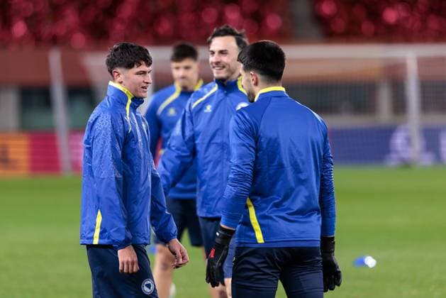 SOCCER - FIFA WC quali, AUT vs BIH VIENNA,AUSTRIA,17.NOV.25 - FIFA World Cup, WM, Weltmeisterschaft, Fussball 2026, European Qualifiers, group stage, OEFB international match, Länderspiel, Nationalmannschaft Austria vs Bosnia and Herzegovina, preview, training BIH. Image shows Arjan Malic and Haris Tabakovic (BIH). GEPAxpictures xArminxRauthner