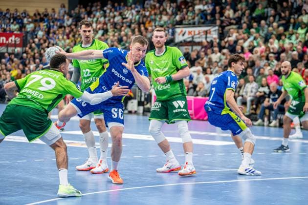 Handball Bundesliga; HSG Wetzlar - VfL Gummersbach, 17.11.25 Kristjan Horzen (VfL Gummersbach, 27), Nikola Grahovac (HSG Wetzlar, 2), Ahmed Nafea (HSG Wetzlar, 79), Jona Schoch (HSG Wetzlar, 22) Handball Bundesliga; HSG Wetzlar - VfL Gummersbach: Wetzlar, 17.11.25 Copyright: xBEAUTIFULxSPORTS Roeczeyx