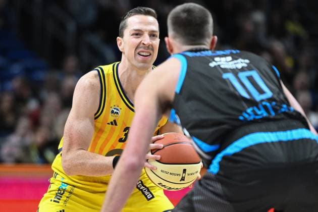 Justin Bean (ALBA Berlin, 34) GER, Alba Berlin gegen Science City Jena, Basketball, BBL Pokal, Saison 2025 2026, Viertefinale, 17.11.2025 GER, Alba Berlin gegen Science City Jena, Basketball, BBL Pokal, Saison 2025 2026, Viertefinale, 17.11.2025 Berlin Copyright: xEibner-Pressefoto RyanxSleimanx EP_RSN