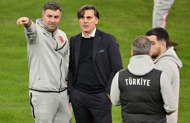 Ahead of 2026 FIFA World Cup, WM, Weltmeisterschaft, Fussball European Qualifiers match between Spain v Turkiye SEVILLA, SPAIN – NOVEMBER 17: Turkiye’s national football team and head coach Vincenzo Montella walks on the pitch during a light session at La Cartuja Stadium ahead of their final Group E match in the 2026 FIFA World Cup European Qualifiers against Spain, on November 17, 2025. Burak Akbulut Anadolu Sevilla Spain. Editorial use only. Please get in touch for any other usage.  Copyright: x2025xAnadoluxBurakxAkbulutx