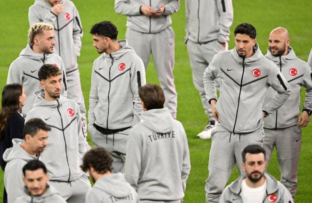 Ahead of 2026 FIFA World Cup, WM, Weltmeisterschaft, Fussball European Qualifiers match between Spain v Turkiye SEVILLA, SPAIN – NOVEMBER 17: Turkiye’s national football team and head coach Vincenzo Montella walks on the pitch during a light session at La Cartuja Stadium ahead of their final Group E match in the 2026 FIFA World Cup European Qualifiers against Spain, on November 17, 2025. Burak Akbulut Anadolu Sevilla Spain. Editorial use only. Please get in touch for any other usage.  Copyright: x2025xAnadoluxBurakxAkbulutx