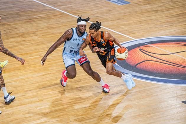 1. Basketball Bundesliga, easyCredit BBL, Saison 2025 2026, Herren, Pokal. Viertelfinale, 17.11.2025, RASTA Vechta - EWE Baskets Oldenburg Alonzo Verge ( 11 - RASTA Vechta) in Aktion Vechta RASTA Dome Niedersachsen Deutschland