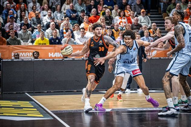 1. Basketball Bundesliga, easyCredit BBL, Saison 2025 2026, Herren, Pokal. Viertelfinale, 17.11.2025, RASTA Vechta - EWE Baskets Oldenburg Booker Coplin ( 30 - RASTA Vechta) in Aktion Vechta RASTA Dome Niedersachsen Deutschland