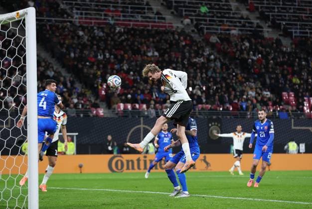 17.11.2025, xtgx, Fussball WM-Qualifikation 2026, Deutschland - Slowakei v.l. Nick Woltermade (Deutsche Fussball Nationalmannschaft DFB) Goal scored, erzielt das Tor zum. 1:0 (DFL DFB REGULATIONS PROHIBIT ANY USE OF PHOTOGRAPHS as IMAGE SEQUENCES and or QUASI-VIDEO) Leipzig