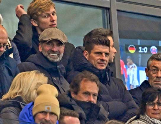 17.11.2025, Fussball WM-Qualifikation Europa 2025 26, 10.Spieltag, Deutschland - Slowakei, in der Red-Bull-Arena Leipzig (Deutschland). Jürgen Klopp (leipzig) und Mario Gomez (Leipzig).