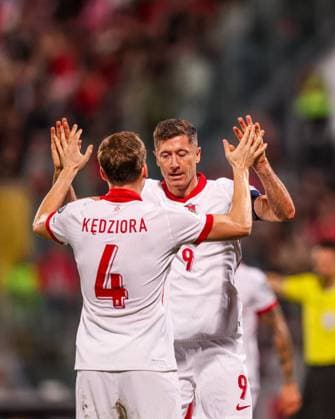 17.11.2025 TA QUALI, MALTA Ta Qali National Stadium PILKA NOZNA (FOOTBALL) ELIMINACJE MISTRZOSTW SWIATA FIFA 2026 ( FIFA World Cup, WM, Weltmeisterschaft, Fussball 26â ¢ UEFA Qualifiers ) MECZ MALTA - POLSKA ( GAME POLAND - MALTA ) NZ TOMASZ KEDZIORA, ROBERT LEWANDOWSKI POLSKA RADOSC, BRAMKA, GOL, FOTO LUKASZ GROCHALA CYFRASPORT NEWSPIX.PL --- newspix.pl 