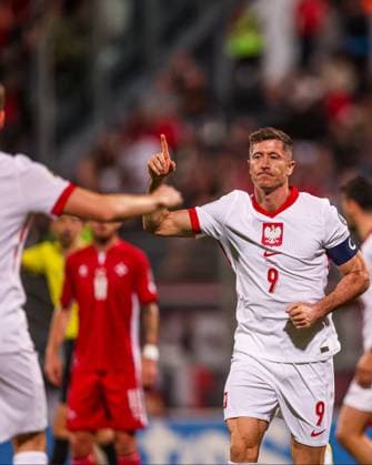 17.11.2025 TA QUALI, MALTA Ta Qali National Stadium PILKA NOZNA (FOOTBALL) ELIMINACJE MISTRZOSTW SWIATA FIFA 2026 ( FIFA World Cup, WM, Weltmeisterschaft, Fussball 26â ¢ UEFA Qualifiers ) MECZ MALTA - POLSKA ( GAME POLAND - MALTA ) NZ TOMASZ KEDZIORA, ROBERT LEWANDOWSKI POLSKA RADOSC, BRAMKA, GOL, FOTO LUKASZ GROCHALA CYFRASPORT NEWSPIX.PL --- newspix.pl 