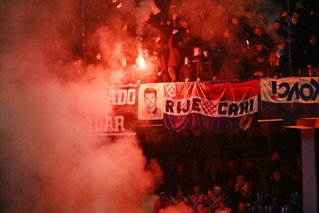 Podgorica, Montenegro, 171125. City Stadium. Football match of the 10th round of Group L of the European qualifiers for the FIFA World Cup, WM, Weltmeisterschaft, Fussball 2026, Montenegro - Croatia. In the photo: torchlight procession of Croatian fans. Photo: Tom Dubravec CROPIX Split CROATIA Copyright: xxTomxDubravecx crna_gora_hrvatska57-171125