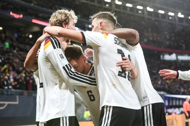 Fussball, UEFA European Qualifiers WM Qualifikation Europa Gruppe A - 10. Spieltag Deutschland - Slowakei 17.11.2025, Red Bull Arena Torjubel Deutschland nach dem Tor zum 1-0 durch Nick Woltemade (Deutschland, 11), die Spieler freuen sich Leipzig Red Bull Arena Sachsen Deutschland