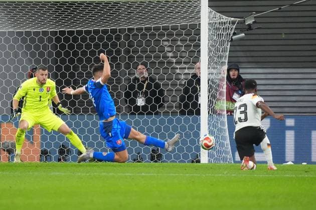 Ridle Baku (Deutschland Germany) erzielt das Tor zum 5:0 - Leipzig 17.11.2025: Deutschland vs. Slowakei, WM-Qualifikation, 6. Spieltag