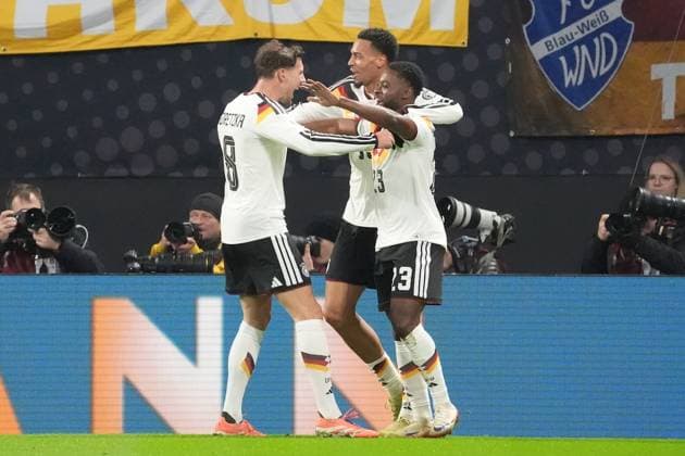 celebrate the goal, Torjubel zum 5:0 Ridle Baku (Deutschland Germany) mit Felix Nmecha (Deutschland Germany), Leon Goretzka (Deutschland Germany) - Leipzig 17.11.2025: Deutschland vs. Slowakei, WM-Qualifikation, 6. Spieltag