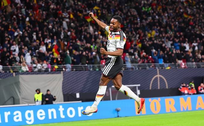 Deutschland - Slowakei WM Qualifikation Leipzig, 17.11.2025, Red Bull Arena, Fussball, WM Qualifikation , BR Deutschland (DEU) vs. Slowakei (SVK) , Tor für Deutschland zum 5:0. Im Bild: Torschütze Ridle Baku ( 23, DEU), Torjubel ,