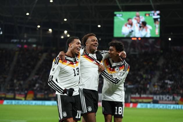 17.11.2025, xtgx, Fussball WM-Qualifikation 2026, Deutschland - Slowakei v.l. Felix Nmecha (Deutsche Fussball Nationalmanschaft DFB), Forzan Assan Quedraogo (Deutsche Fussball Nationalmannschaft DFB), Nathaniel Brown (Deutsche Fussball Nationalmannschaft DFB) celebrate the goal, Der Torjubel zum 6:0 (DFL DFB REGULATIONS PROHIBIT ANY USE OF PHOTOGRAPHS as IMAGE SEQUENCES and or QUASI-VIDEO) Leipzig