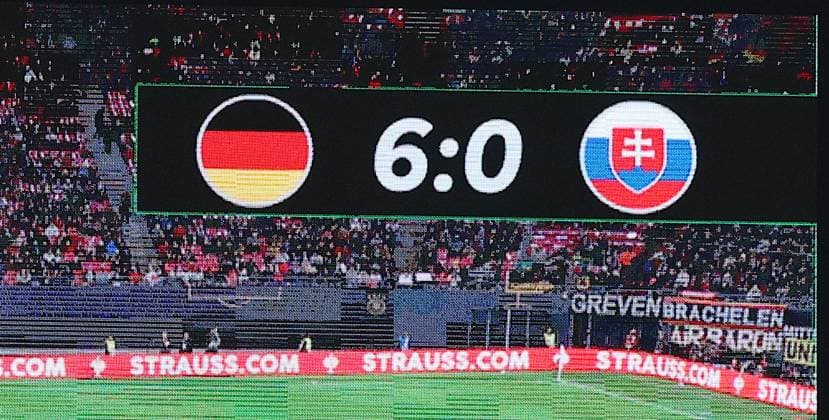 Deutschland - Slowakei WM Qualifikation Leipzig, 17.11.2025, Red Bull Arena, Fussball, WM Qualifikation , BR Deutschland (DEU) vs. Slowakei (SVK) 6:0 (4:0) , Im Bild: Endresultat auf der Anzeigetafel ,