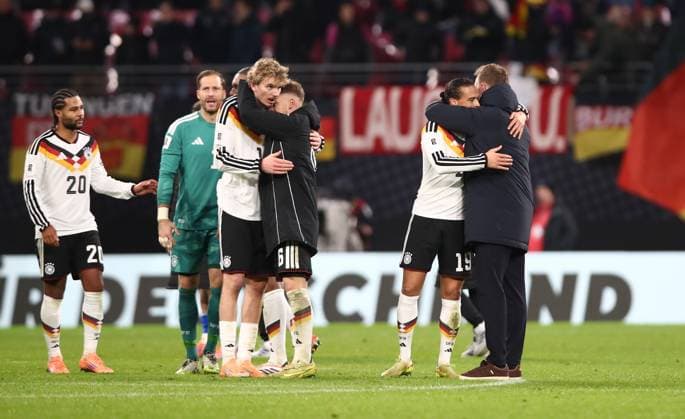 17.11.2025, xtgx, Fussball WM-Qualifikation 2026, Deutschland - Slowakei v.l. Nick Woltermade (Deutsche Fussball Nationalmannschaft DFB), Joshua Kimmich (Deutsche Fussball Nationalmannschaft DFB), Leroy Sane (Deutsche Fussball Nationalmannschaft DFB), Trainer Julian Nagelsmann (Deutsche Fussball Nationalmannschaft DFB) (DFL DFB REGULATIONS PROHIBIT ANY USE OF PHOTOGRAPHS as IMAGE SEQUENCES and or QUASI-VIDEO) Leipzig
