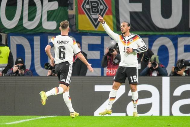 Fußball, WM Qualifikation, 20251117, Deutschland - Slowakei. Im Bild Tor 3:0, Torjubel, v.l. Joshua KIMMICH (Deutschland, 6), Leroy SANE (Deutschland, 19). Leipzig Red Bull Arena Sachsen Deutschland Copyright: Passion2Press MarkusxFischerx