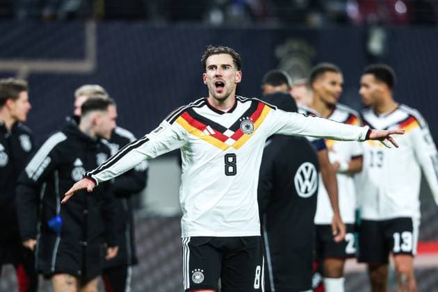Fussball, UEFA European Qualifiers WM Qualifikation Europa Gruppe A - 10. Spieltag Deutschland - Slowakei 17.11.2025, Red Bull Arena Leon Goretzka (Deutschland, 8) freut sich nach dem Spiel über den Sieg Leipzig Red Bull Arena Sachsen Deutschland