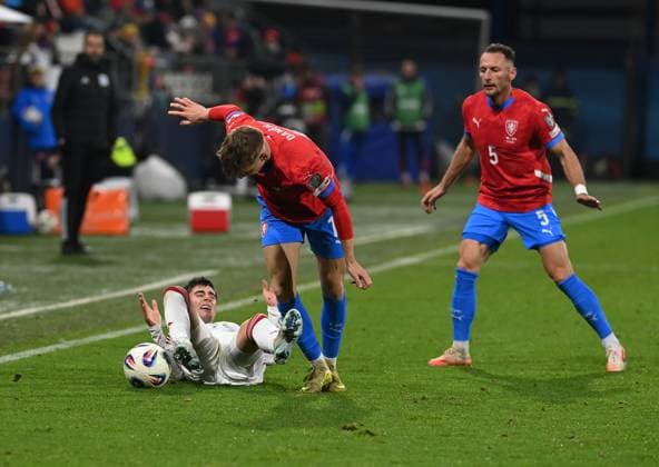 From left Kai Mauro of Gibraltar, Krystof Danek, Vladimir Coufal, both of Czech Republic in action during the Football World Cup qualification European Group L match Czechia vs Gibraltar in Olomouc, Czech Republic, November 17, 2025. (CTKxPhoto LudekxPerina) CTKPhotoP2025111707983  CTKPhotoP2025111707983
