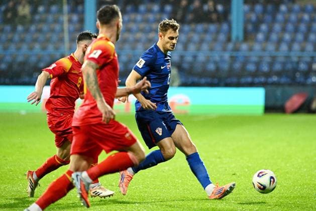 Podgorica, Montenegro, 171125. City Stadium. Football match of the 10th round of Group L of the European qualifiers for the FIFA World Cup, WM, Weltmeisterschaft, Fussball 2026, Montenegro - Croatia. In the photo: Josip Stanisic. Photo: Tom Dubravec CROPIX Split CROATIA Copyright: xxTomxDubravecx crna_gora_hrvatska60-171125