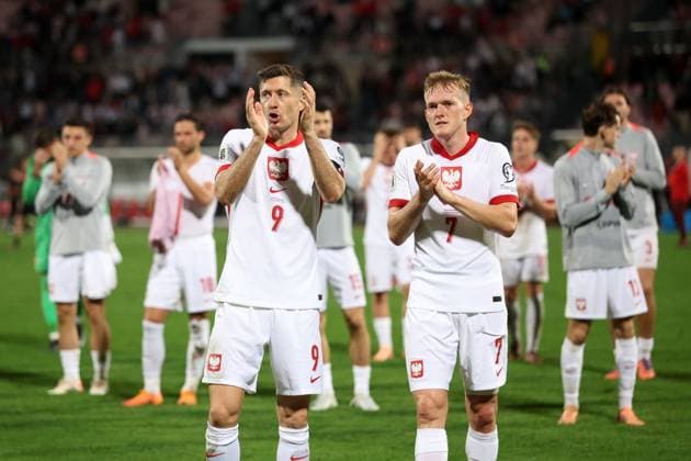 TA QALI 17.11.2025 MECZ 8. KOLEJKA GRUPA G ELIMINACJE DO MISTRZOSTW SWIATA 2026: MALTA - POLSKA 2:3 --- FIFA World Cup, WM, Weltmeisterschaft, Fussball 2026 QUALIFYING ROUND GROUP G MATCH: MALTA - POLAND 2:3 ROBERT LEWANDOWSKI KAROL SWIDERSKI FOT. PIOTR KUCZA FOTOPYK NEWSPIX.PL --- newspix.pl 