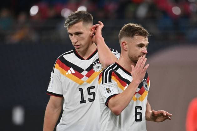v.li:Nico SCHLOTTERBECK (GER), Joshua KIMMICH (GER), Aktiomn. Fussball Laenderspiel, WM Qualifikation Gruppe A Spieltag 06, Deutschland (GER) - Slowakei (SVK) am 17.11.2025, RED BULL ARENA Â