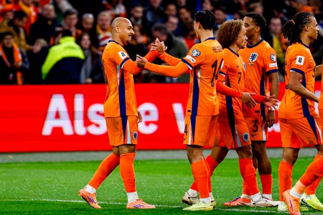 FIFA World Cup, WM, Weltmeisterschaft, Fussball 2026 Qualifier - Netherlands vs Lithuania, Netherlands Donyell Malen of the Netherlands celebrates with teammates after scoring his teams fourth goal during the FIFA World Cup 2026 Qualifier match between Netherlands and Lithuania at the Johan Cruijff Arena in Amsterdam, Netherlands, November 17, 2025. Amsterdam Netherlands  Copyright: xMatrixxImagesx xMarcelxterxBalsx