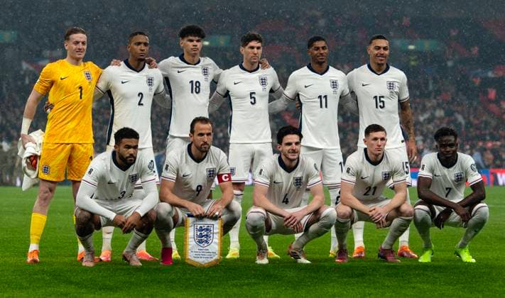 England v Serbia - FIFA World Cup, WM, Weltmeisterschaft, Fussball 2026 Qualifier LONDON, ENGLAND - NOVEMBER 13: (Back row from left to right) Jordan Pickford, Ezri Konsa, Nico O Reilly, John Stones, Marcus Rashford, Morgan Rogers, (front row from left to right) Reece James, Harry Kane, Declan Rice, Elliot Anderson and Bukayo Saka of England line up for a team photograph prior to the FIFA World Cup 2026 qualifier match between England and Serbia at Wembley Stadium on November 13, 2025 in London, England. (Photo by Joe Prior Visionhaus via ) Jordan Pickford, Ezri Konsa, Nico O Reilly, John Stones, Marcus Rashford, Morgan Rogers, Reece James, Harry Kane, Declan Rice, Elliot Anderson, Bukayo Saka London Wembley Stadium England United Kingdom Copyright: xVisionhausx 776294573