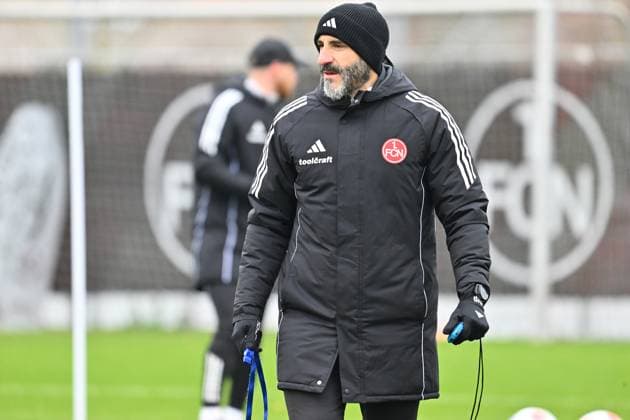 18.11.2025 - Fussball - 2. Fussball - Bundesliga - Saison 2025 2026 - 1. FC Nürnberg Nuernberg FCN ( Club ) - Training - Sportfoto Zink - xwoxzix - Javier Pinola (Co-Trainer 1. FC Nürnberg FCN )