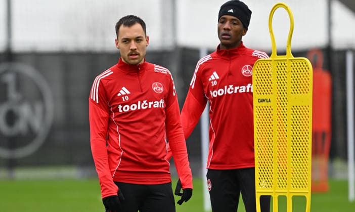 18.11.2025 - Fussball - 2. Fussball - Bundesliga - Saison 2025 2026 - 1. FC Nürnberg Nuernberg FCN ( Club ) - Training - Sportfoto Zink - xwoxzix - Julian Justvan (10, 1. FC Nürnberg FCN ) Pape Demba Diop (20, 1. FC Nürnberg FCN )