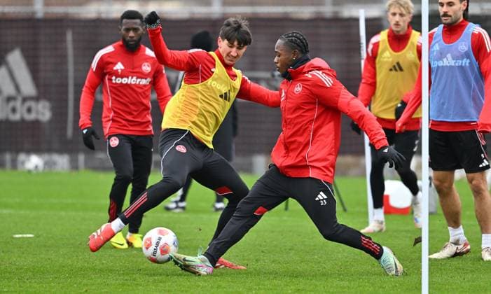 18.11.2025 - Fussball - 2. Fussball - Bundesliga - Saison 2025 2026 - 1. FC Nürnberg Nuernberg FCN ( Club ) - Training - Sportfoto Zink - xwoxzix - Eryk Grzywacz (19, 1. FC Nürnberg FCN ) Mohamed Ali Zoma (23, 1. FC Nürnberg FCN )