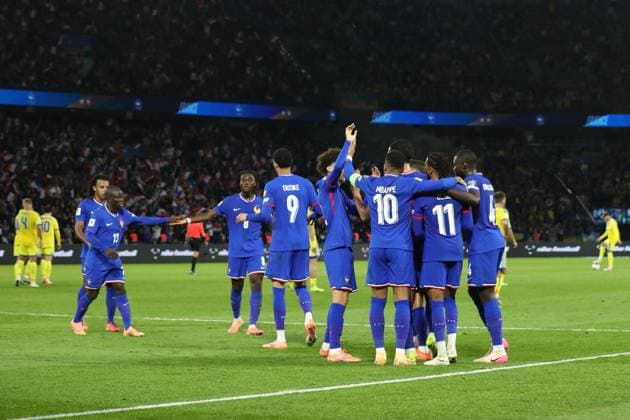 November 13, 2025, Paris, Ile-De-France, France: MICHAEL OLISE of France celebrates scoring his side s second goal in the FIFA World Cup, WM, Weltmeisterschaft, Fussball 2026 European Qualifiers group D stage game between FRANCE and UKRAINE at the Parc des Princes in Paris, France Paris France - ZUMAc179 20251113_zep_c179_394 Copyright: xMickaelxChavetx