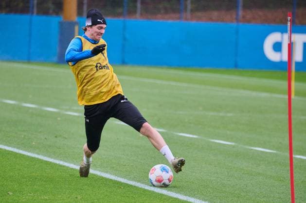 18.11.2025, Fußball, Herren, 2.BL (Bundesliga), Saison 2025 2026, Training Holstein Kiel (KSV) Magnus Knudsen Kiel Holstein-Stadion, Projensdorf Schleswig-Holstein Deutschland