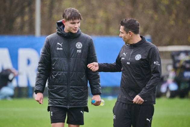 18.11.2025, Fußball, Herren, 2.BL (Bundesliga), Saison 2025 2026, Training Holstein Kiel (KSV) Trainer Marcel Rapp mit Frederik Roslyng (li.) Kiel Holstein-Stadion, Projensdorf Schleswig-Holstein Deutschland